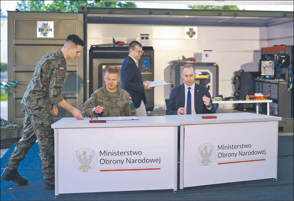 Nad Polskę nadlatuje armia dronów