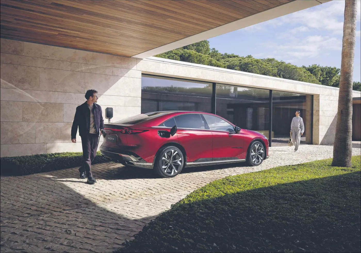 Nowa Mazda 6e wjeżdża do Polski. To strzał w dziesiątkę