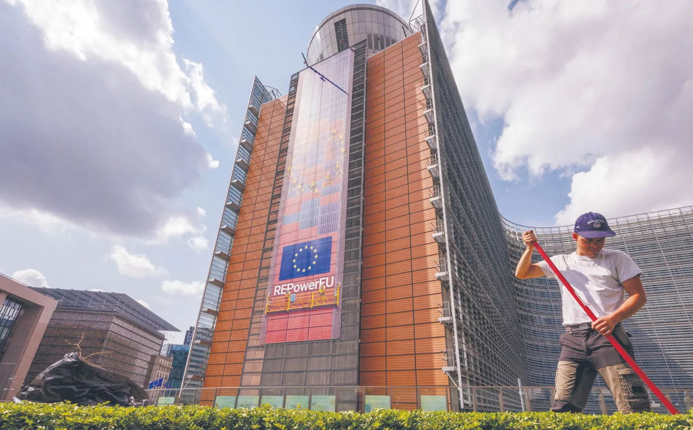 Nadmierny deficyt będzie ciążył. Kraje UE muszą oszczędzać
