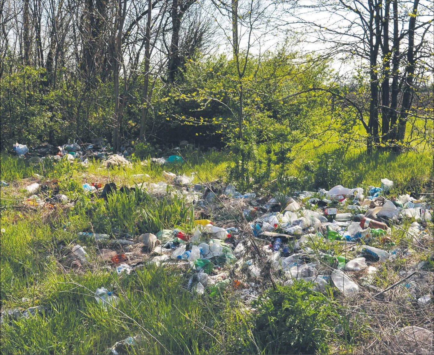 Góra niechcianych śmieci rośnie