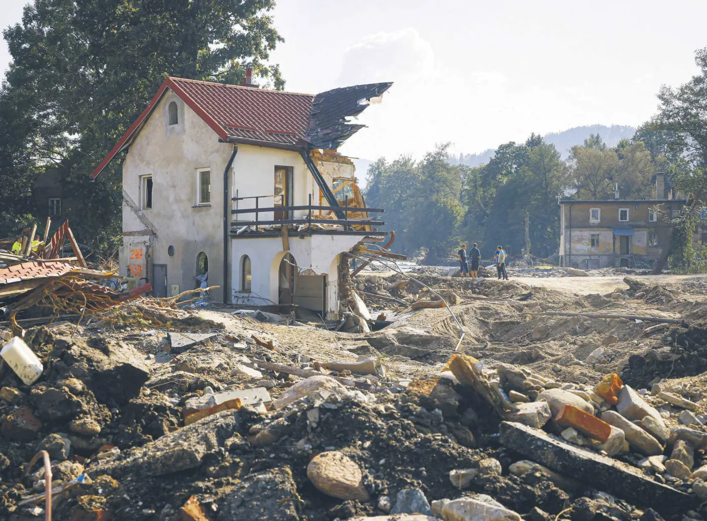 Odbudowa lepsza szybka niż żadna?