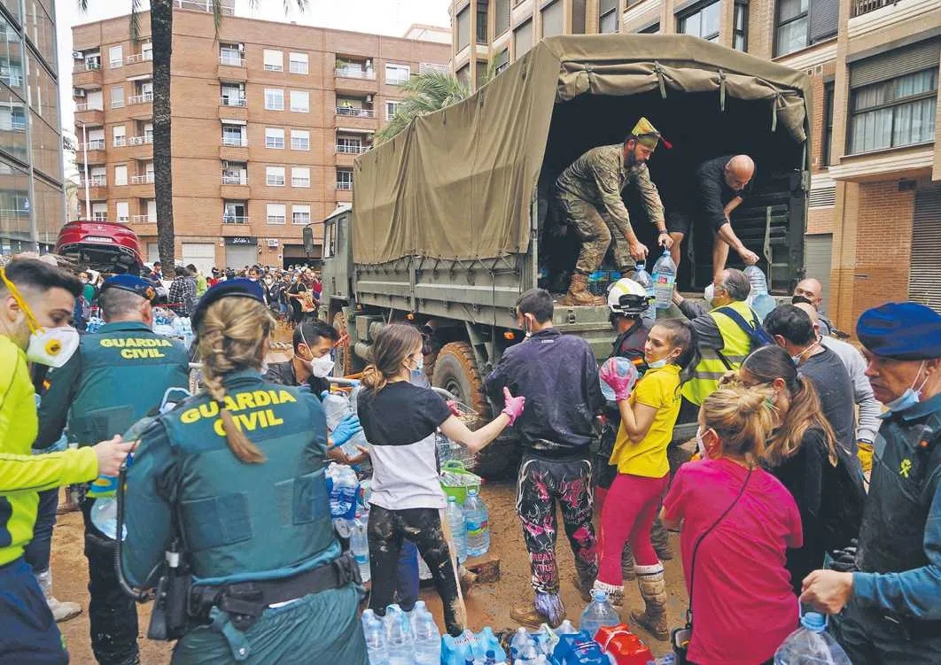 Walencja liczy ofiary. Barcelona walczy z wodą