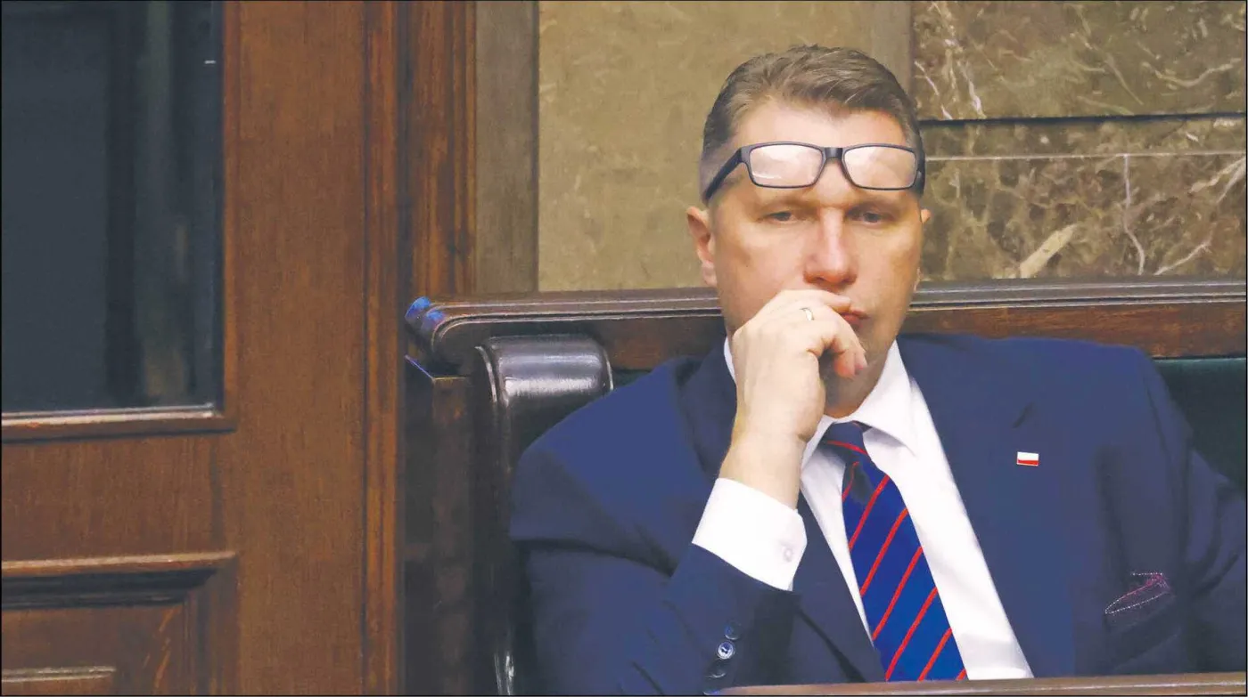 Czarnek nie chce, ale wchodzi do gry