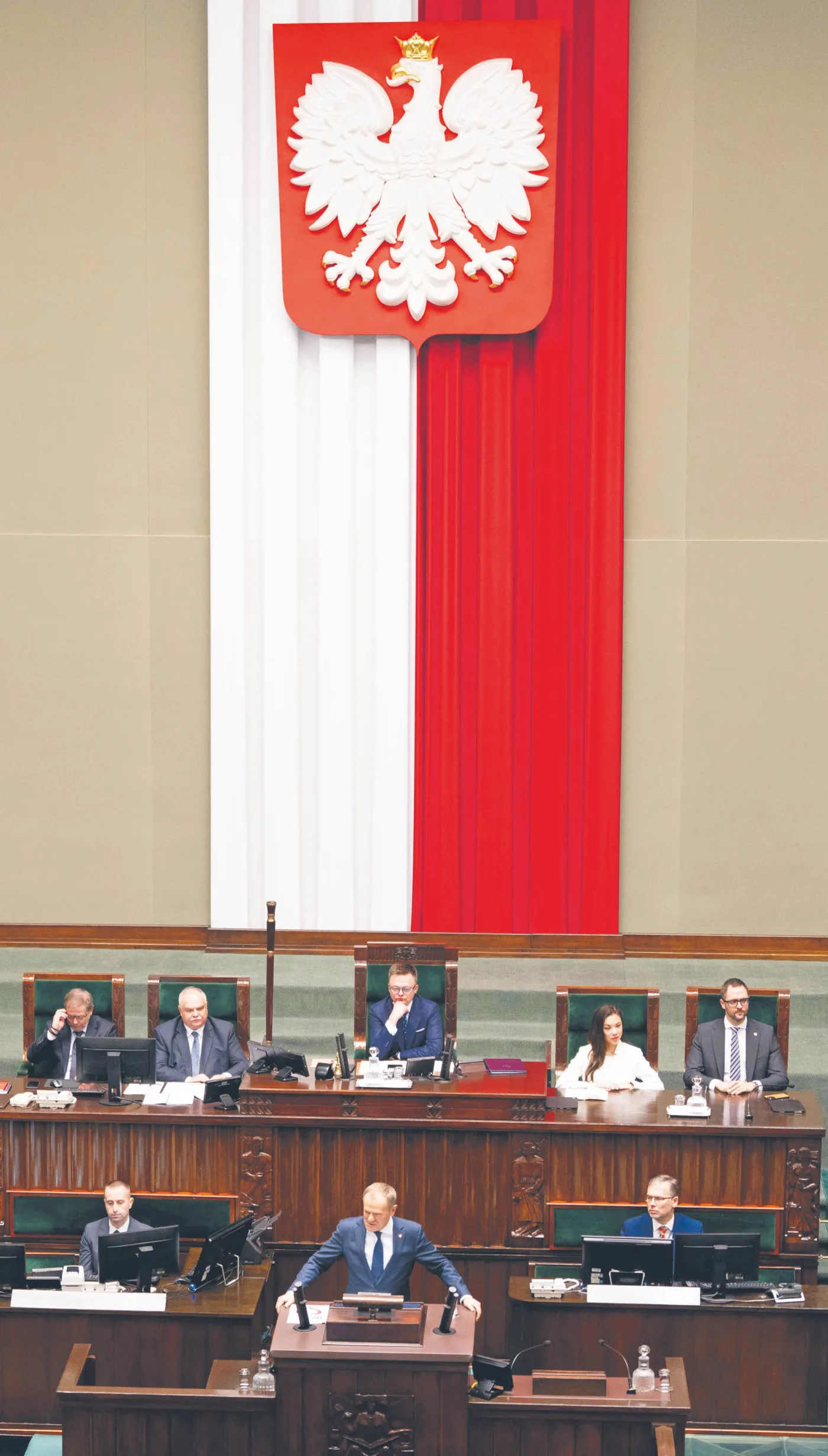 163 pytania i tylko garść konkretów