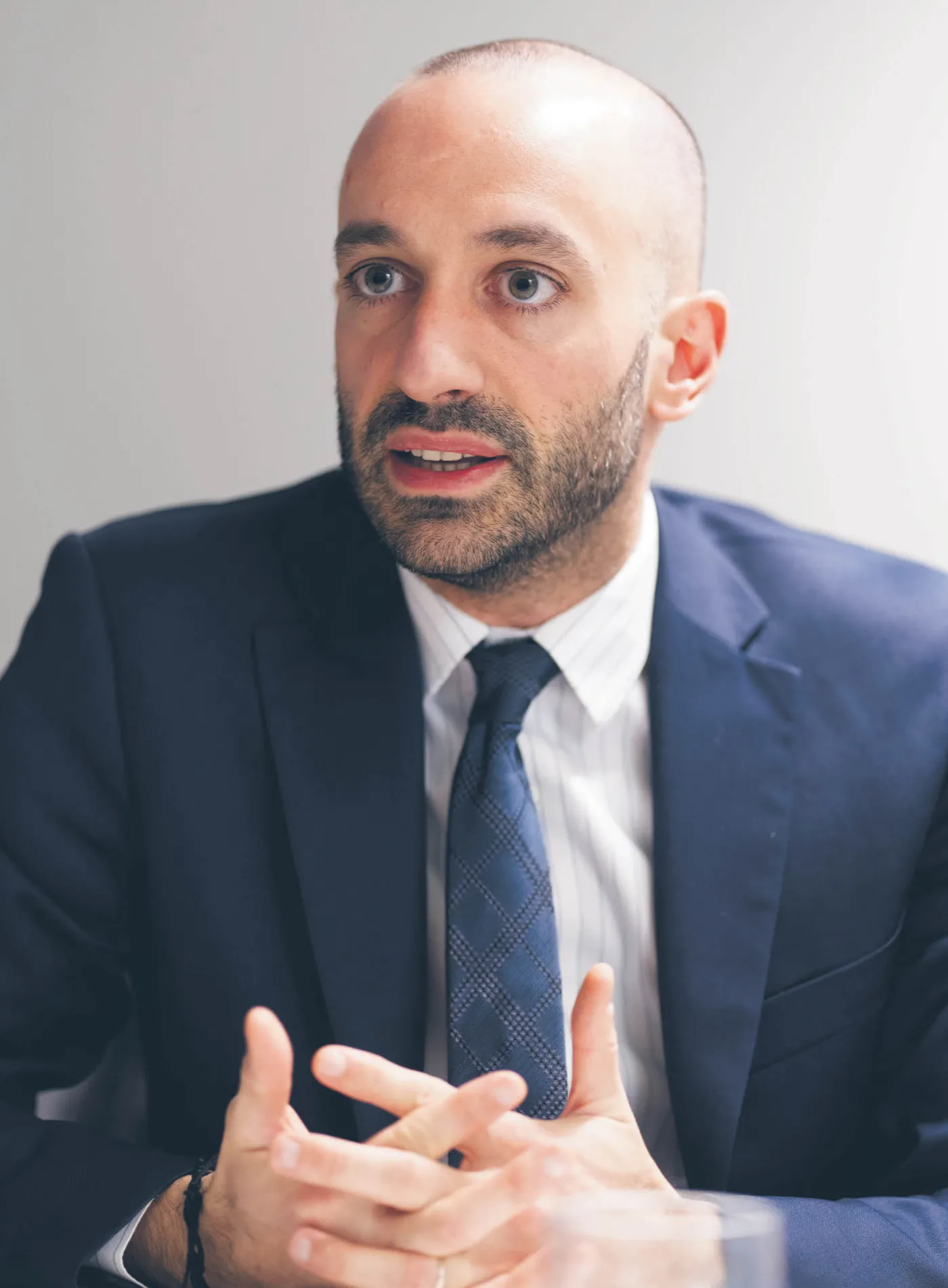 Benjamin Haddad, francuski parlamentarzysta z ramienia prezydenckiej partii Odrodzenie, przewodniczący francusko-ukraińskiej grupy parlamentarnej
