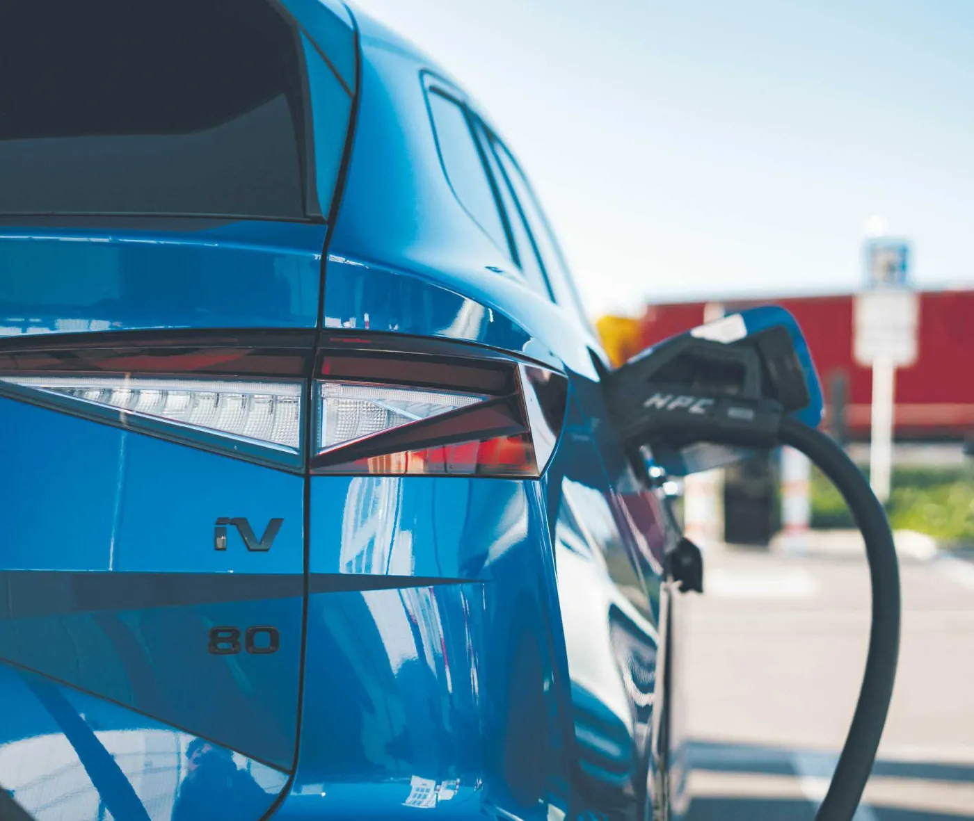 Pojazdy elektryczne pokonują kolejne granice