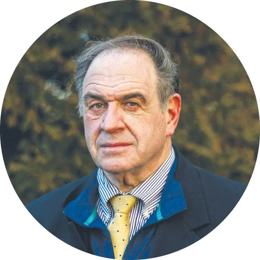 Jeffrey Sonnenfeld jest założycielem i prezesem Chief Executive Leadership Institute. Wcześniej był m.in. profesorem w Harvard Business School, doradzał decydentom w Białym Domu, Departamentowi Stanu USA i Departamentowi Skarbu.