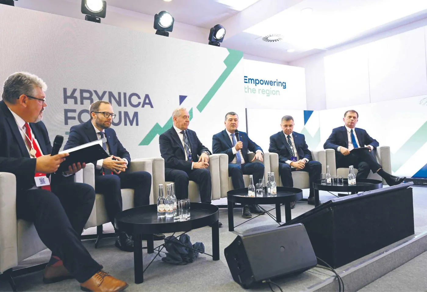 Stabilność finansowa to silny sektor finansowy i silne państwo