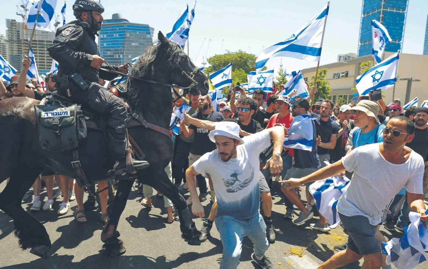 „Bibi” nie odpuszcza mimo fali protestów