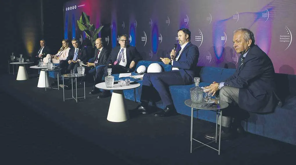 Ukraina: na razie modernizacja, odbudowa po wygranej wojnie