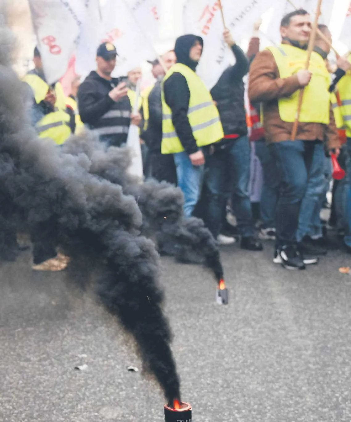 Górnicy protestują, kopciuchów ubywa