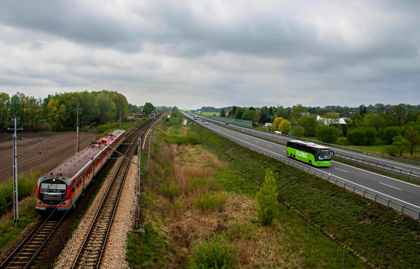 Flixbus łączy siły z Koleo. Wspólny bilet na pociągi i autobusy