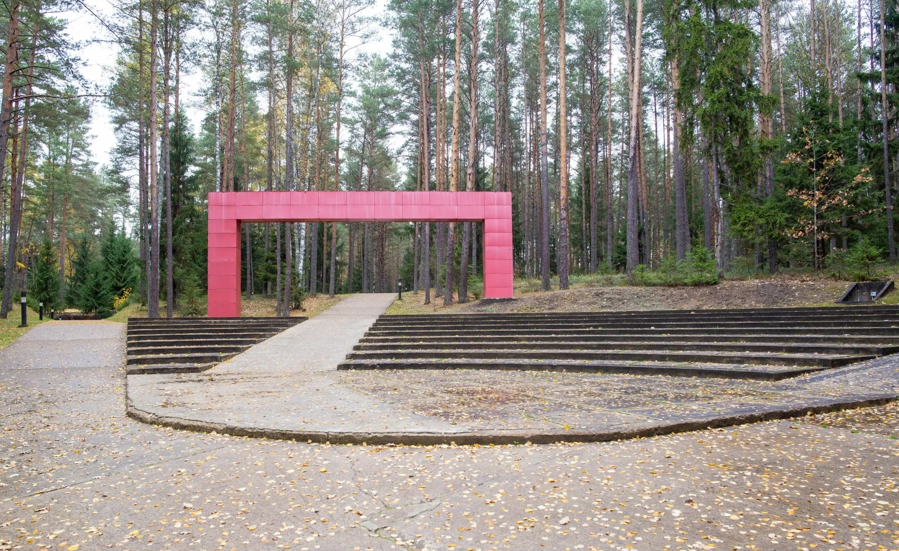 Rosyjskie prowokacje podczas uroczystości katyńskich i smoleńskich. Ambasada RP w Moskwie ujawniła ich przebieg