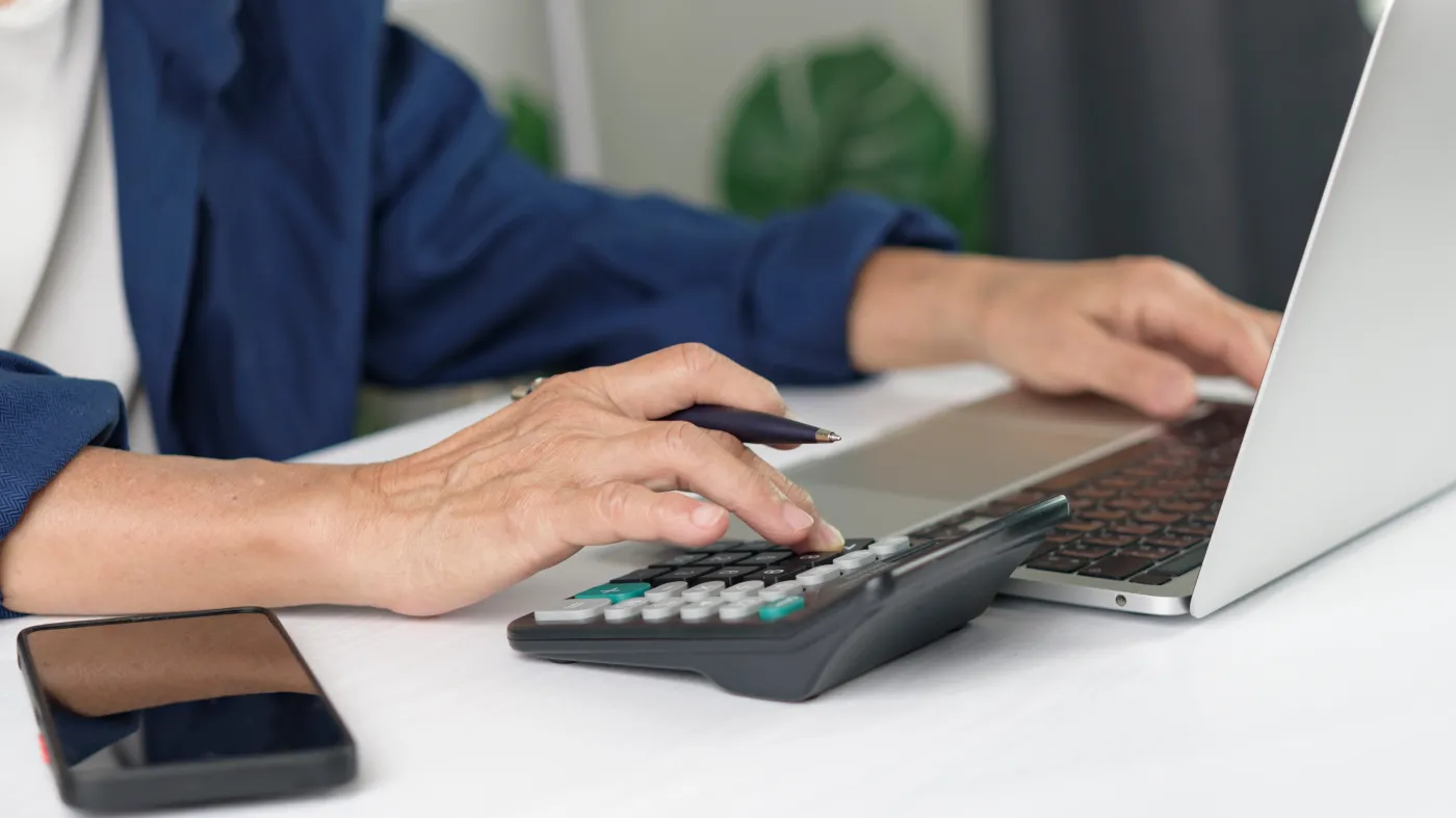 ZUS wstrzymuje wypłaty emerytur. Zobacz listę sytuacji, w których seniorzy tracą pieniądze