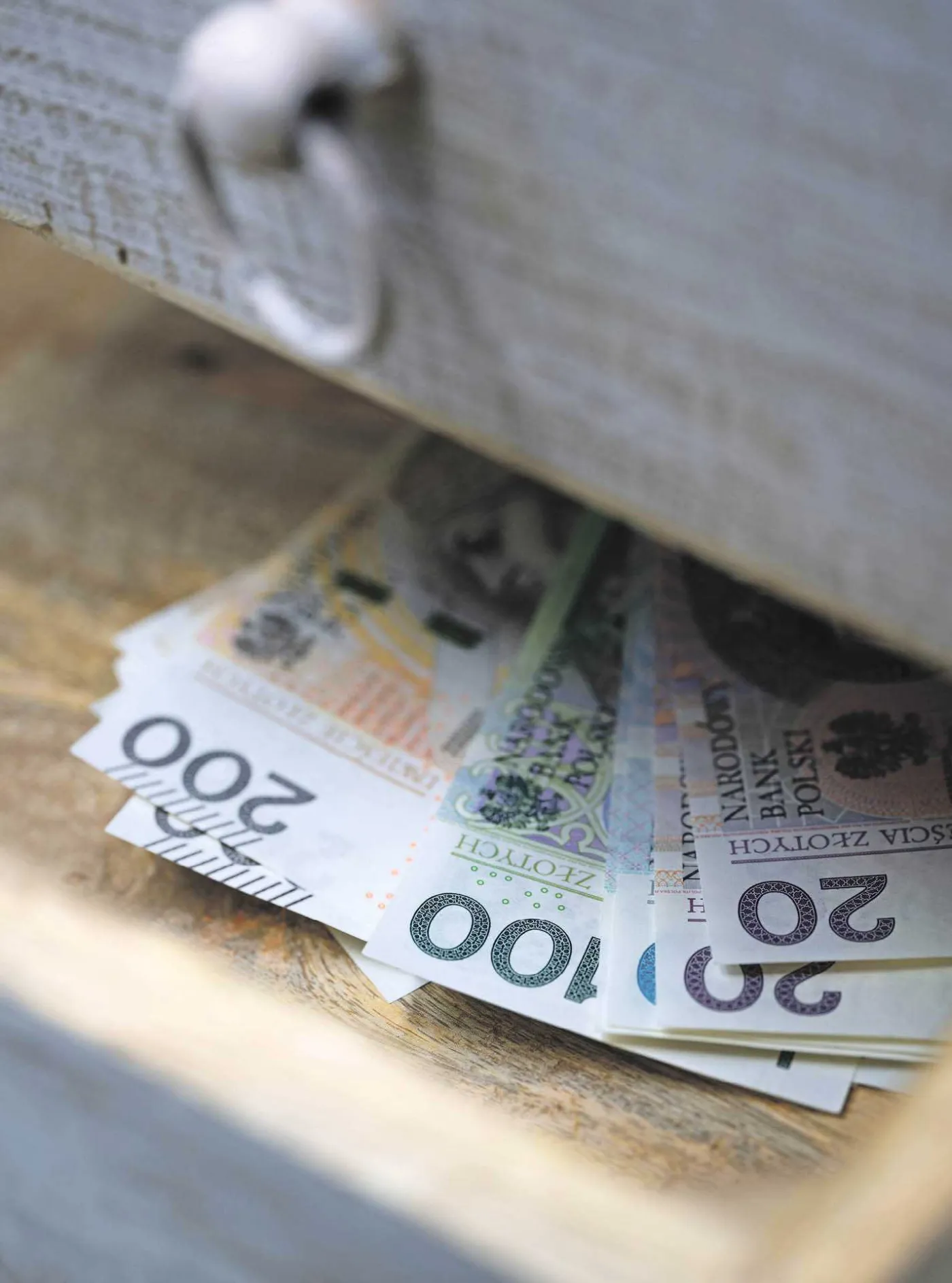 Banknoty w szufladzie