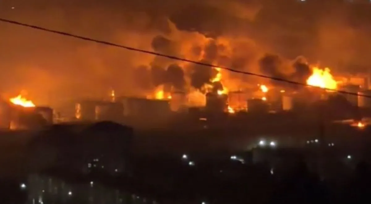 Czarny dym nad rosyjskim wybrzeżem. Ukraińcy sukcesywnie niszczą ważną rafinerię