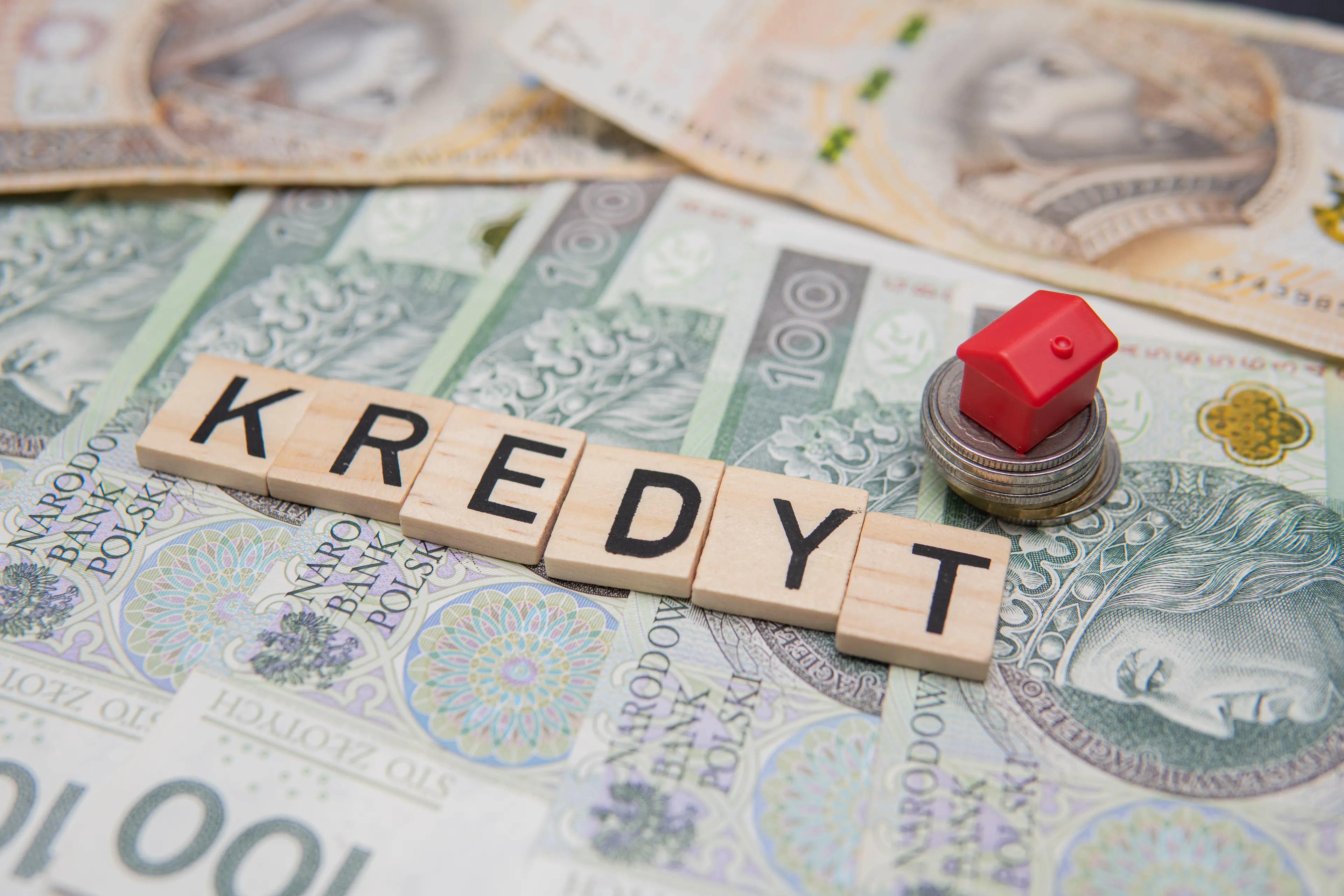 Kredyt dla osób do 35. roku życia. Kredyt studencki 2026/2027 – tanie wsparcie na studia (w tym doktoranckie) i szansa na umorzenie długu do 50%