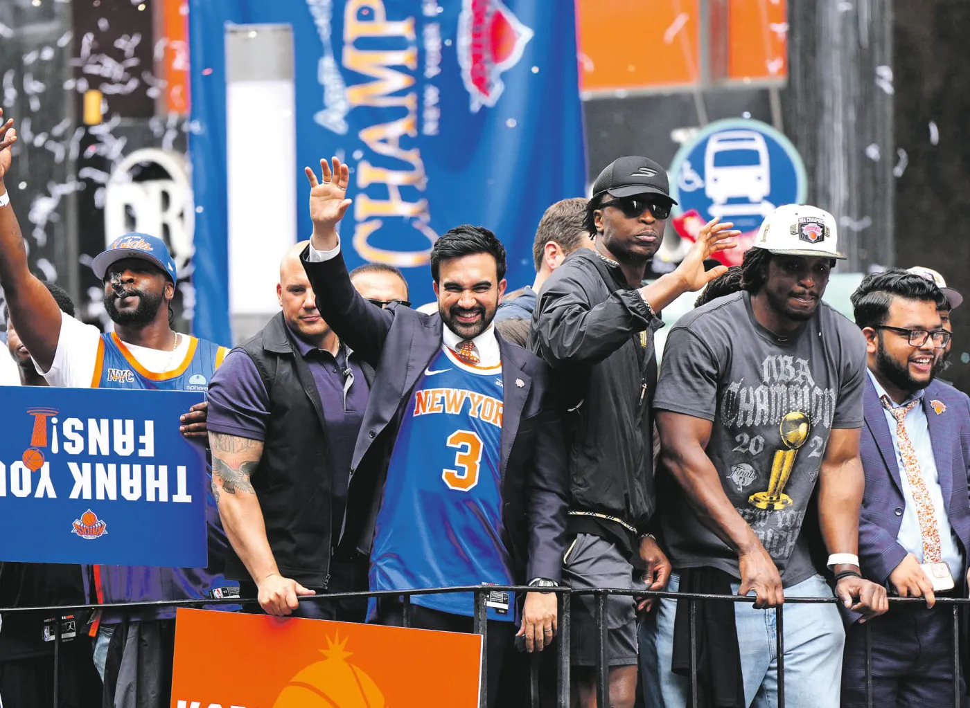 Burmistrz Nowego Jorku Zohran Mamdani na paradzie zwycięstwa po zdobyciu przez New York Knicks mistrzostwa NBA. Nowy Jork, 18 czerwca 2026 r.
