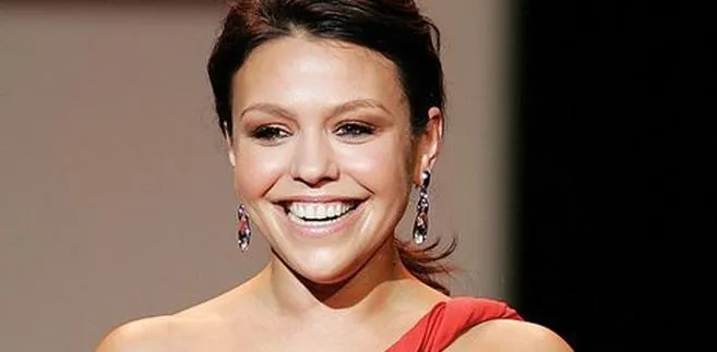 564258-rachael-ray-red-dress-collection-2007.jpg