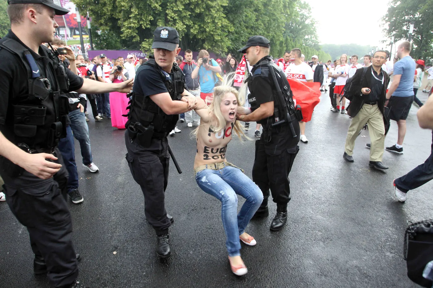 870846-femen2.jpg