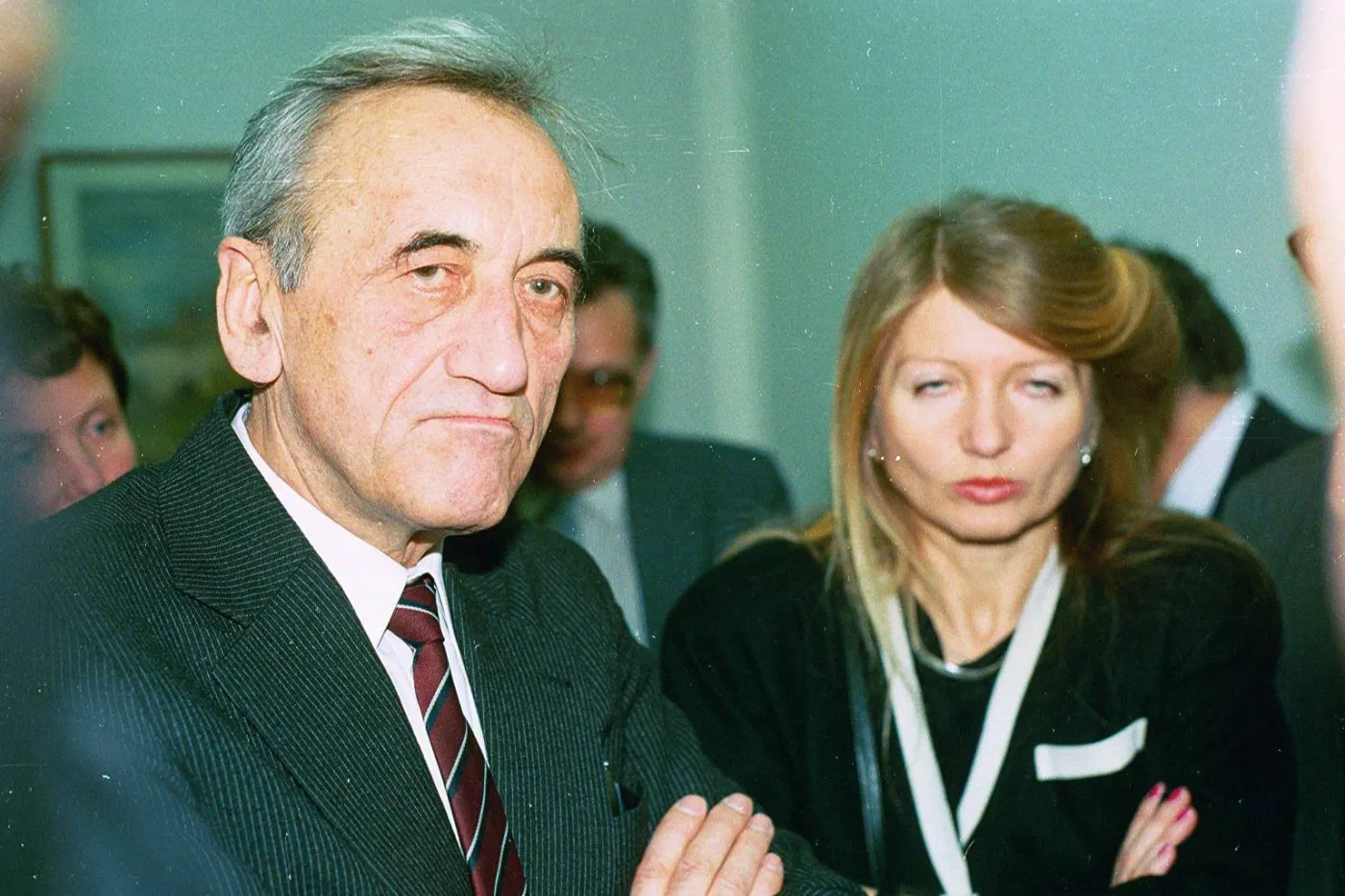 1537821-dymisja-rzadu-tadeusza-mazowieckiego.jpg
