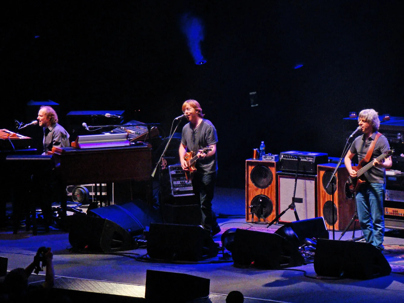 1607495-phish.jpg
