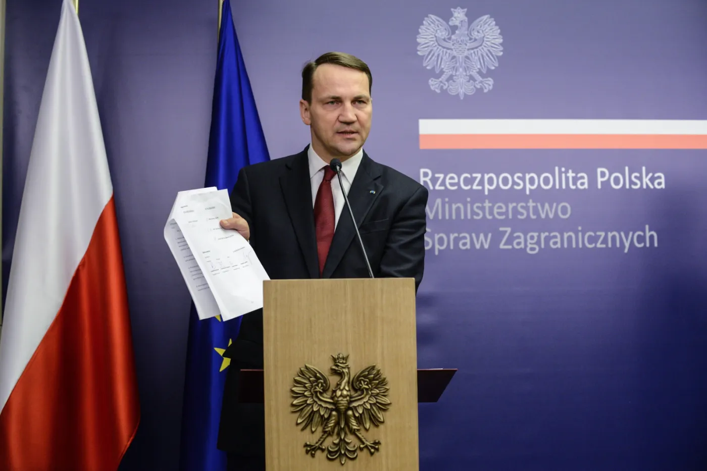 Sikorski: pomoc dla Ukrainy tylko pod warunkiem walki z korupcją