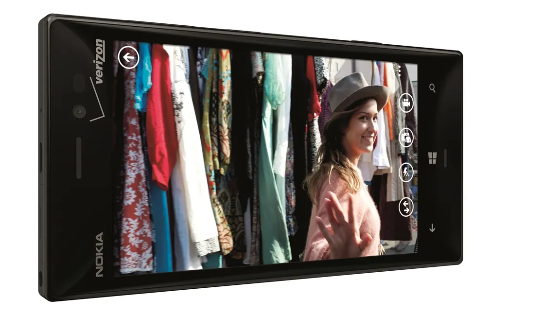 1325799-nokia-lumia-928-black-landscape-right.jpg