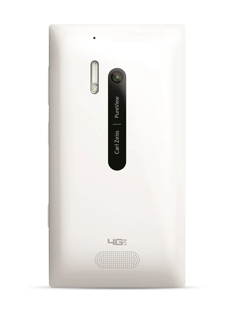 1325879-nokia-lumia-928-white-portrait-right.jpg