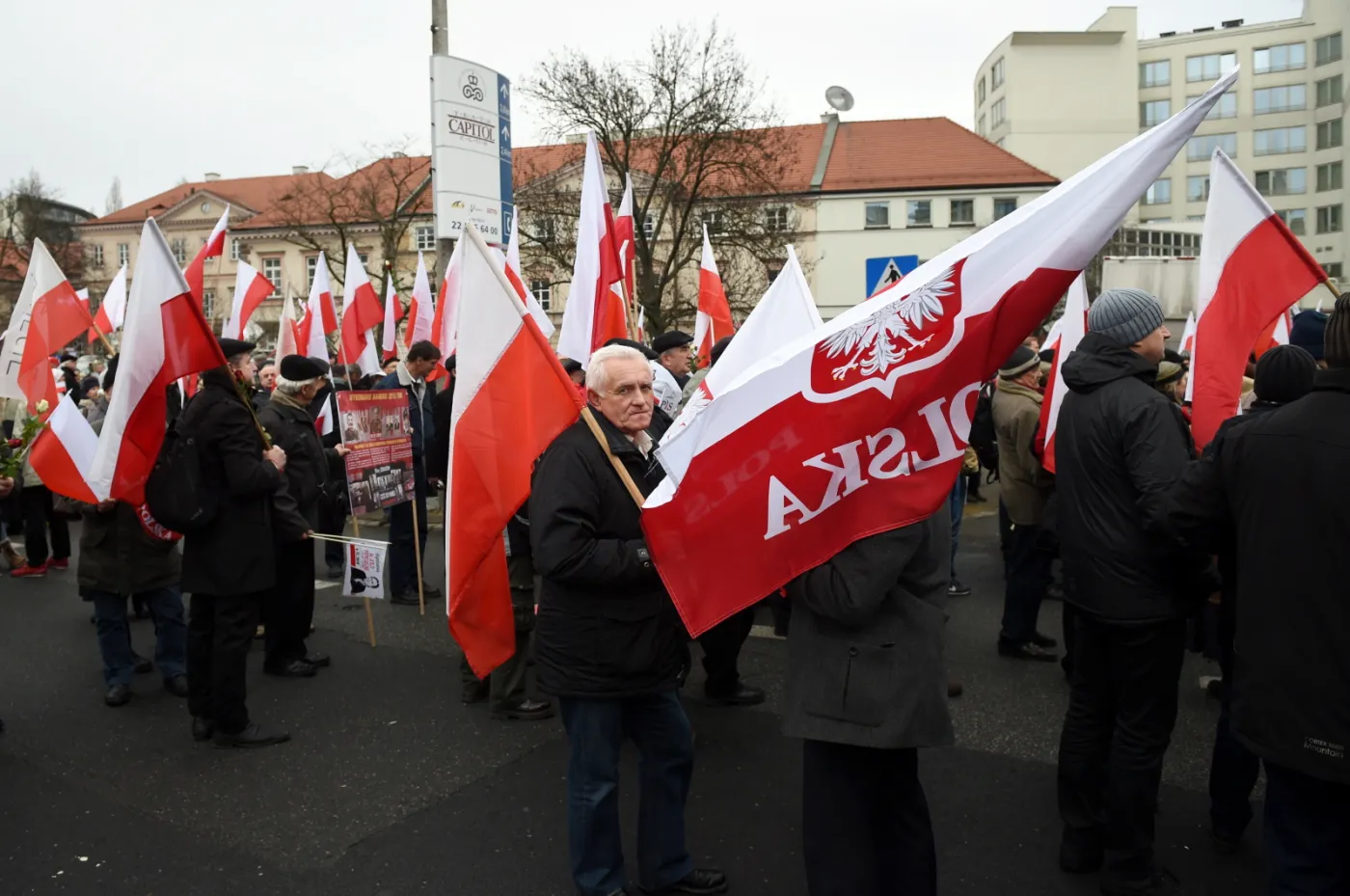 2021306-warszawa-marsz-w-obronie-demokracji.jpg