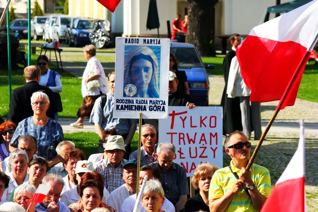 Politycy popierają decyzję KRRiT ws. telewizji Trwam