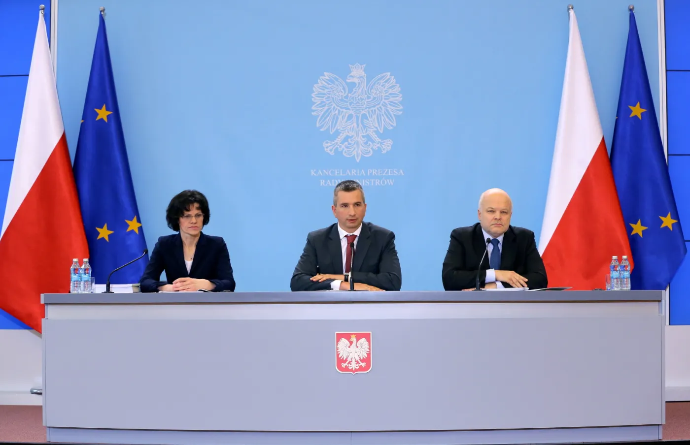 Minister finansów Mateusz Szczurek , wiceminister finansów Hanna Majszczyk  i wiceminister spraw wewnętrznych Piotr Stachańczyk ,  PAP/Radek Pietruszka 