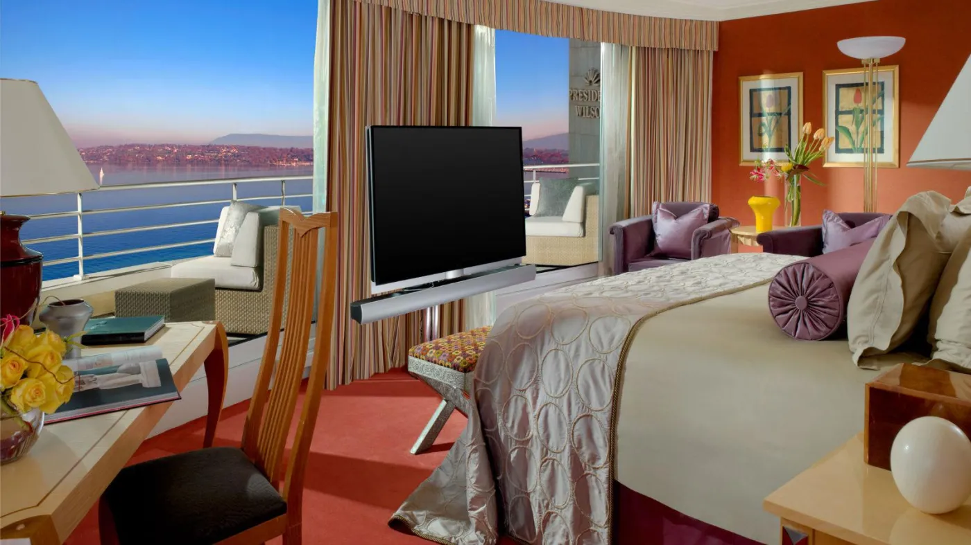 1862051-royal-penthouse-suite-hotel-president.jpg