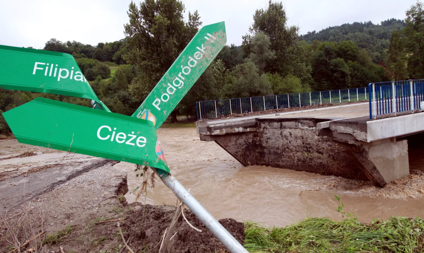 400 strażaków w Małopolsce usuwa skutki nawałnic