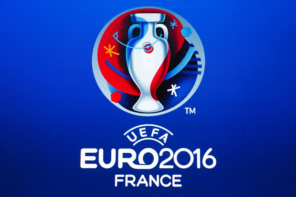 Poradnik konsumenta na Euro 2016. Pomoc dla kibiców udających się do Francji