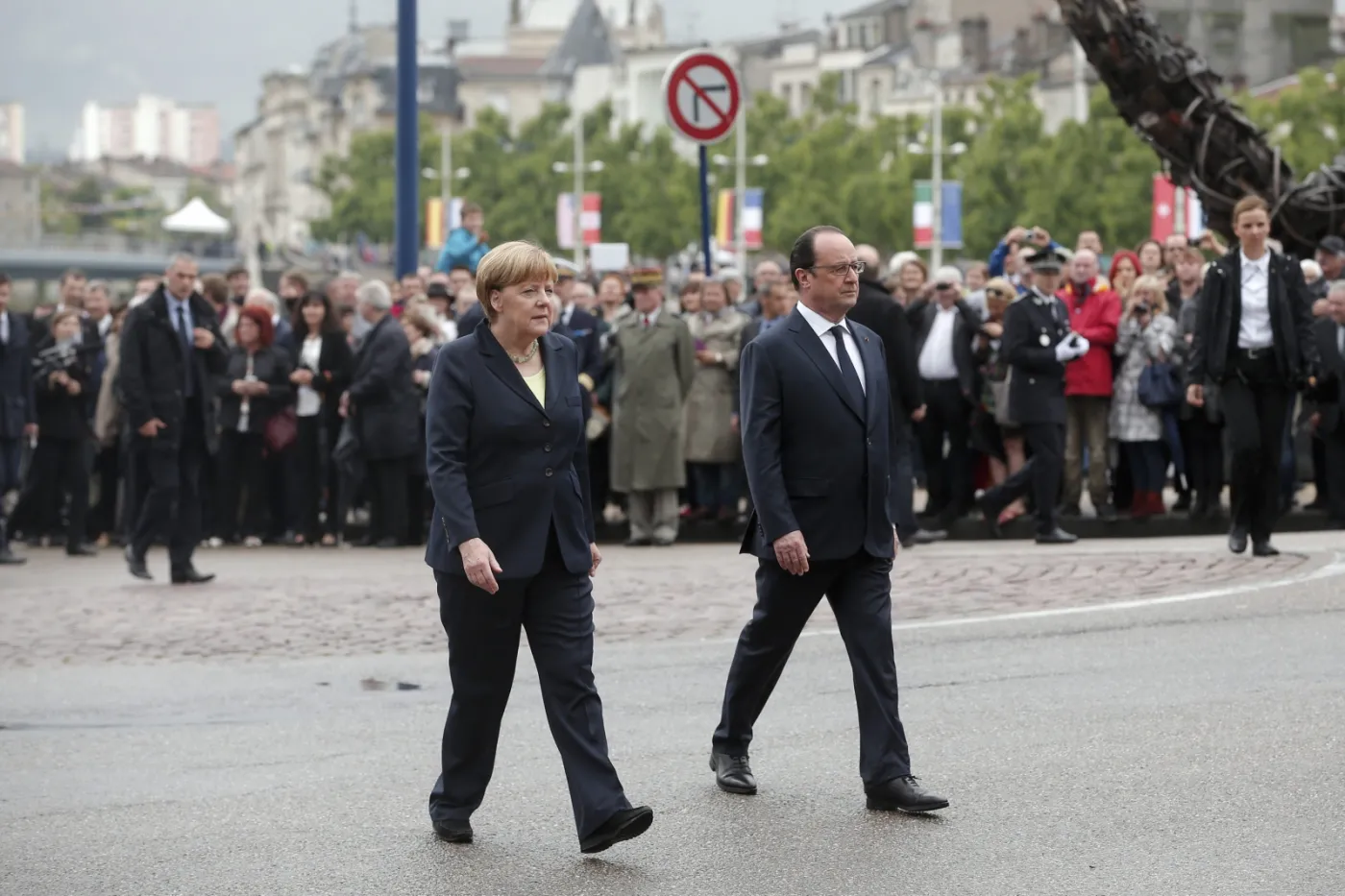 Hollande i Merkel obchodzą wspólnie 100. rocznicę bitwy pod Verdun