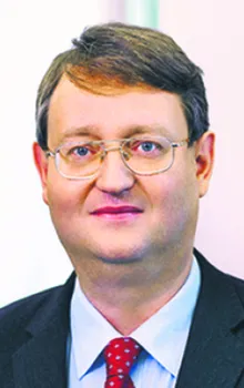 2586360-dr-jens-rinze-partner-we-frankfurckim.jpg