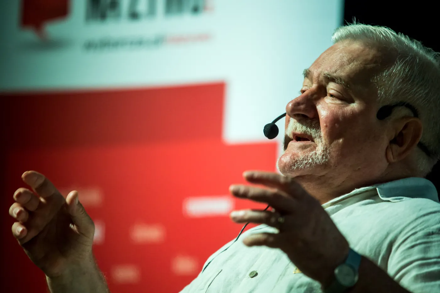 Były prezydent Lech Wałęsa podczas spotkania z mieszkańcami Bydgoszczy w Miejskim Centrum Kultury
