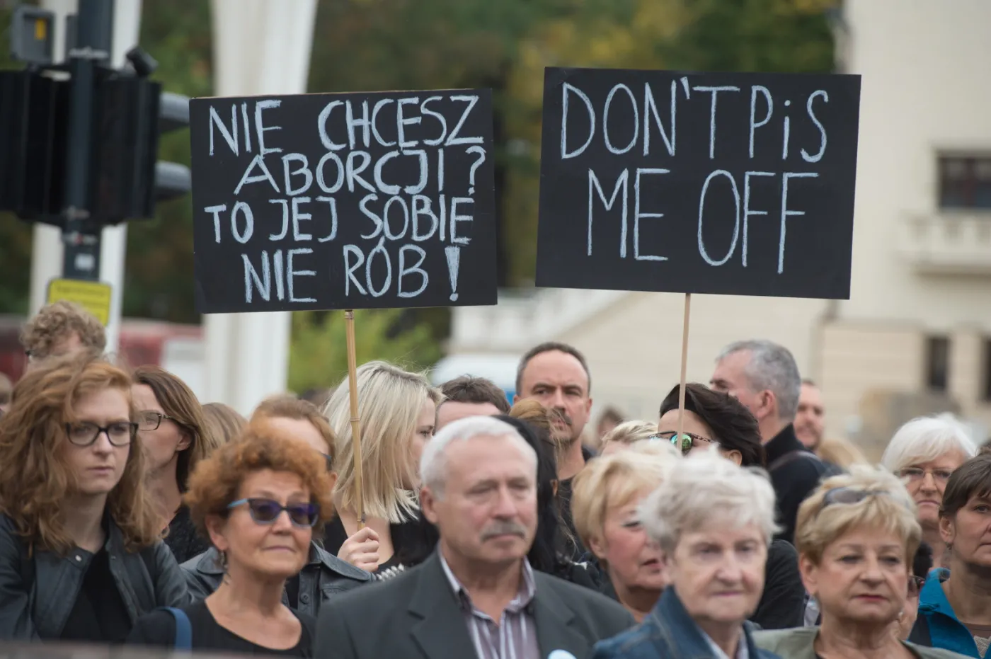 Marsz w obronie praw kobiet przeszedł ulicą Piotrkowską od al. Mickiewicza do pl. Wolności w Łodzi,  PAP/Grzegorz Michałowski