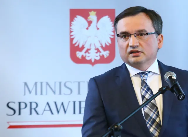 Ziobro o zatrzymaniu b. urzędniczki MS: wszyscy są równi wobec prawa