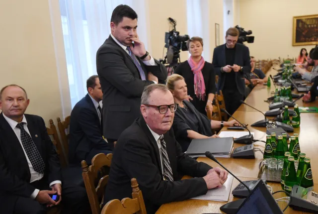 Kochanowska: Za piekło ekshumacji odpowiadają: Seremet, Parulski, Szeląg