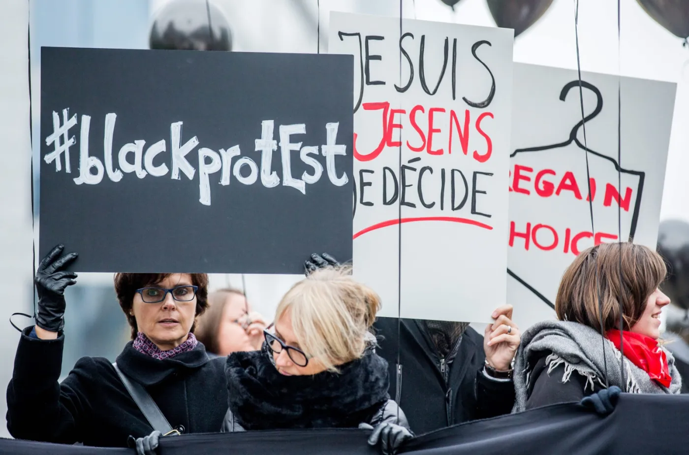 Co Polacy sądzą o aborcji? Liczba zwolenników zaostrzenia prawa bardzo mała