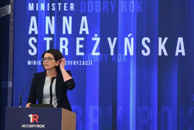 Streżyńska: Więcej spraw załatwianych online i krótsze kolejki w urzędach