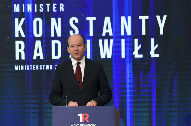 Pierwszy rok MZ: Leki dla seniorów, POZ dla wszystkich i dekomercjalizacja szpitali