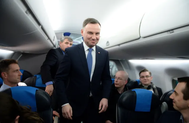 CBOS: Rośnie zaufanie do Andrzeja Dudy. Najbardziej nie ufamy Antoniemu Macierewiczowi