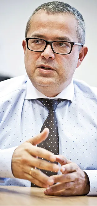 3155865-wojciech-sliz-dyrektor-departamentu.jpg