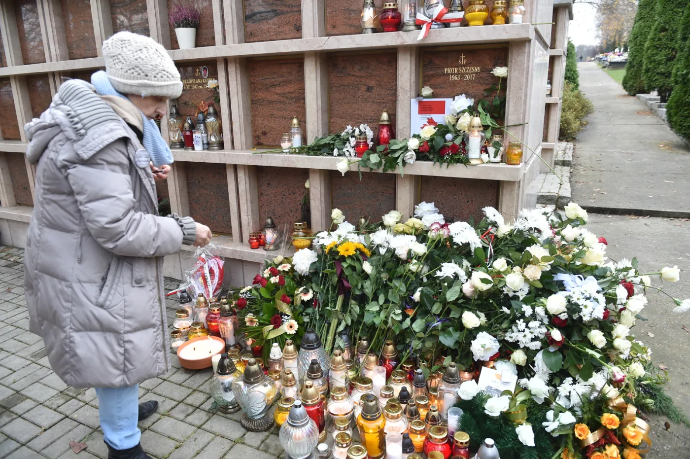 W Krakowie odbył się pogrzeb Piotra S., który podpalił się przed Pałacem Kultury