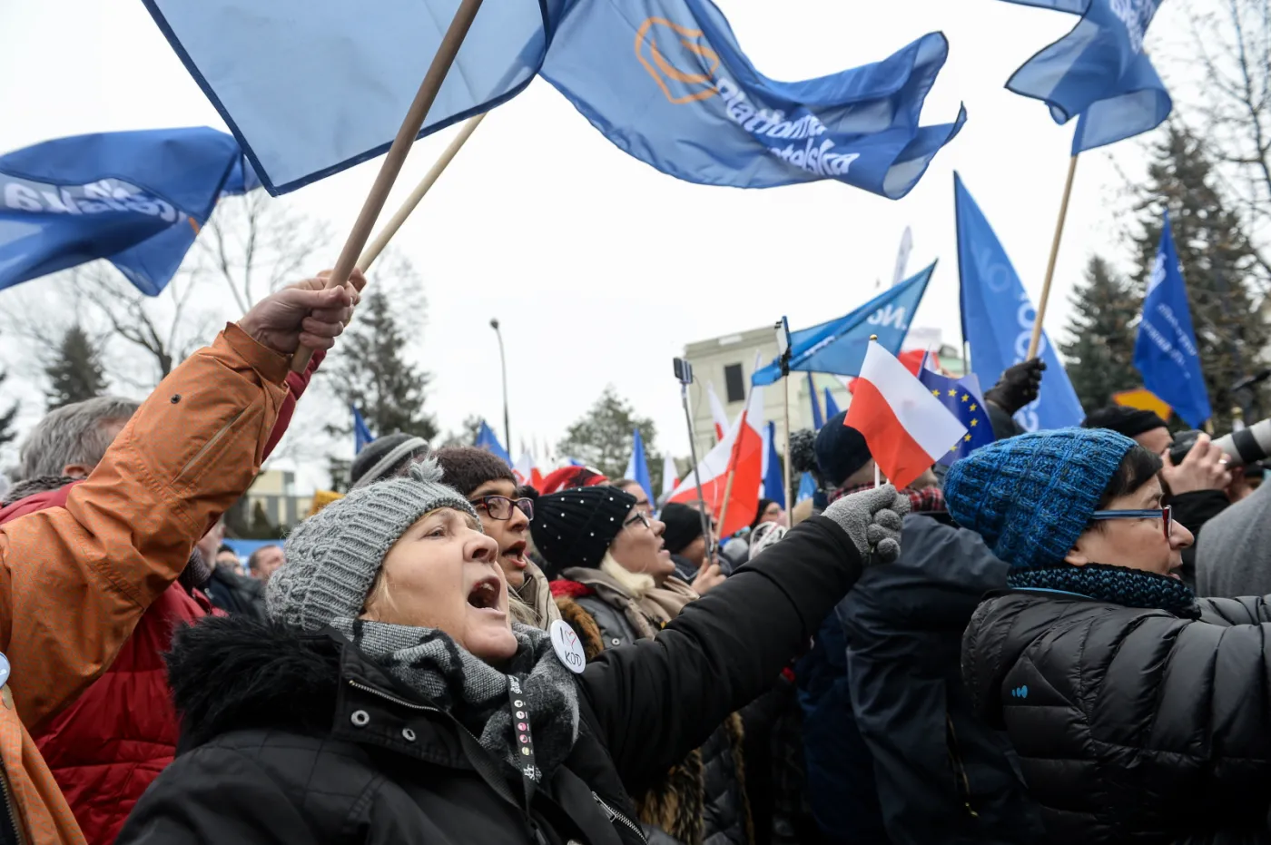 Przed Sejmem manifestował KOD i opozycja