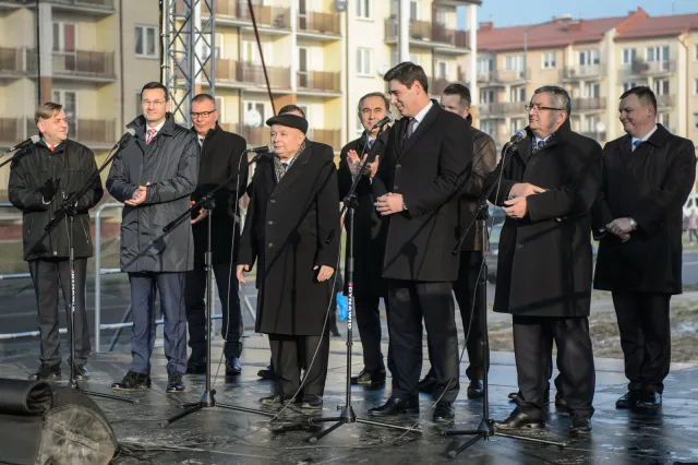 Morawiecki: System podatkowy należy poprawiać, nie zmieniać radykalnie