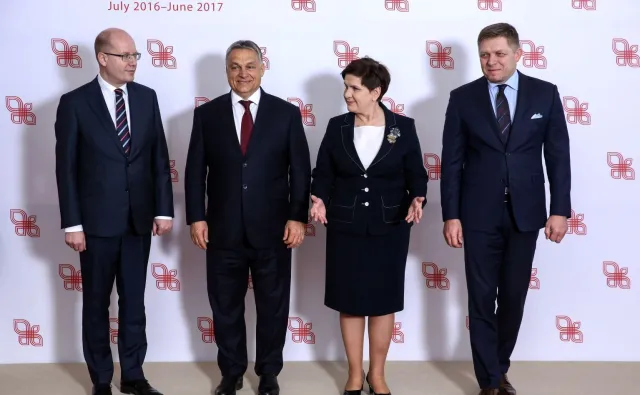 Premierzy Grupy Wyszehradzkiej podpisali Deklarację Warszawską